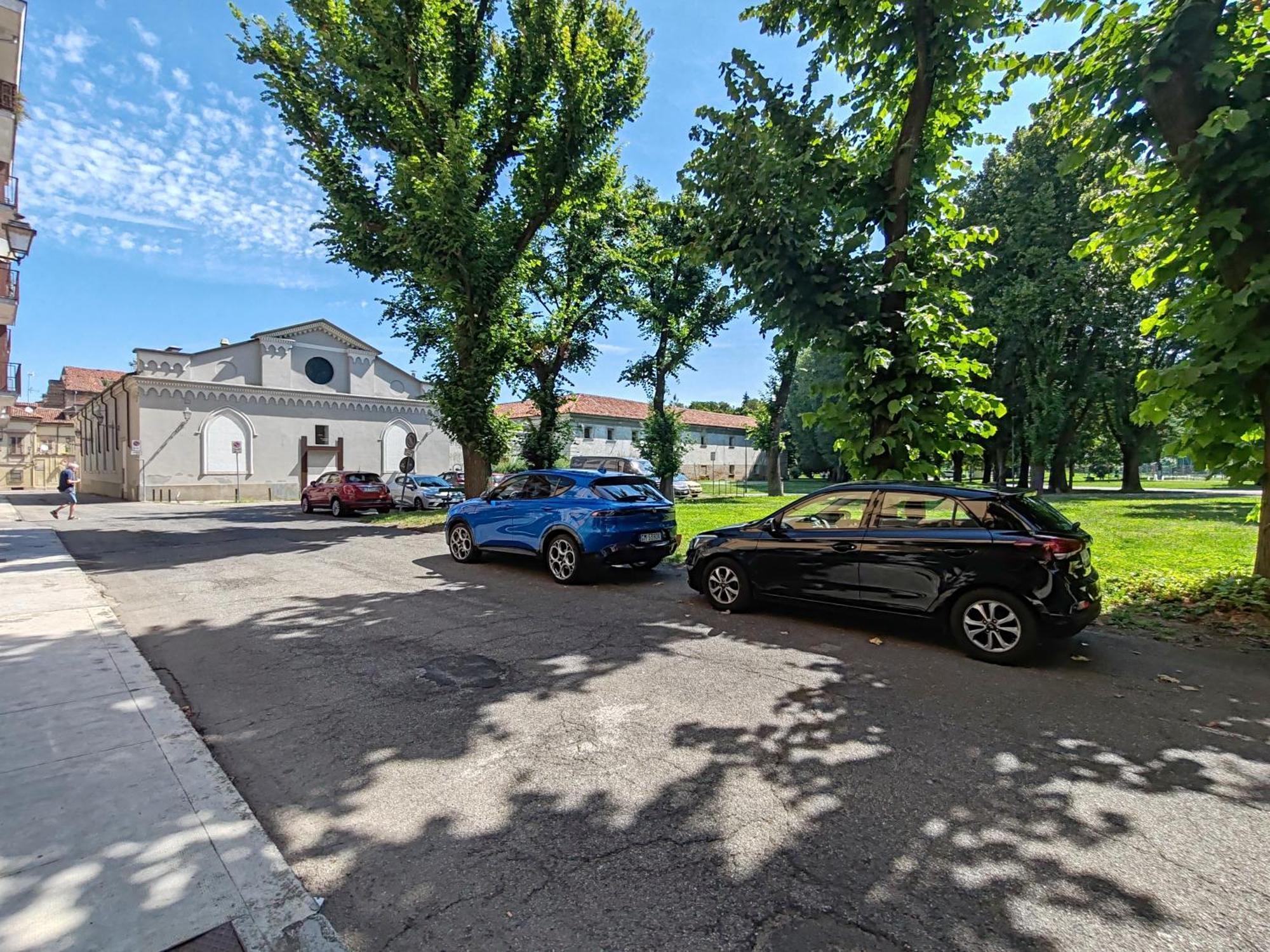 Zen Studio In The Center With Free Parking And 24Hours Automatic Check-In Casale Monferrato Esterno foto